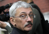 Олег Орлов перед началом заседания суда по иску Рамзана Кадырова Глава правозащитного центра "Мемориал" Олег Орлов