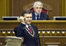 Президент Украины Виктор Янукович во время вступления в должность Президент Украины Виктор Янукович во время вступления в должность