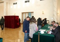 Голосование на выборах в Госдуму ФС РФ на избирательном участке в посольстве РФ В КНР (Пекин) Голосование на выборах в Госдуму ФС РФ на избирательном участке в посольстве РФ В КНР (Пекин)