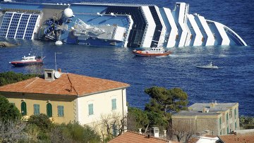 Затонувший у берегов Италии лайнер Costa Concordia Затонувший у берегов Италии лайнер Costa Concordia