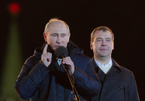 Д.Медведев и В.Путин участвуют в митинге на Манежной площади Д.Медведев и В.Путин участвуют в митинге на Манежной площади