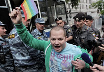 Несанкционированная акция ЛГБТ-активистов на Тверской улице Несанкционированная акция ЛГБТ-активистов на Тверской улице