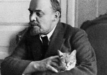 В. И. Ленин во время беседы с Л. Эйром В. И. Ленин во время беседы с Л. Эйром