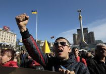 Митингующие на Площади Независимости в Киеве Митингующие на Площади Независимости в Киеве