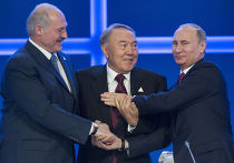 Владимир Путин, Нурсултан Назарбаев и Александр Лукашенко после заседания Высшего Евразийского экономического совета Владимир Путин, Нурсултан Назарбаев и Александр Лукашенко после заседания Высшего Евразийского экономического совета