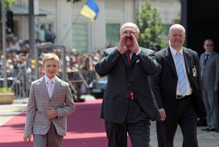 Лукашенко дети президента возраст фото