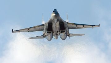Истребитель Су-35