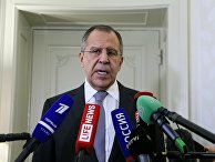 Министр иностранных дел РФ Сергей Лавров выступает перед журналистами по итогам встречи глав МИД "нормандской четверки" в загородном особняке МИД ФРГ на "Вилле Борзиг" Министр иностранных дел РФ Сергей Лавров выступает перед журналистами по итогам встречи глав МИД "нормандской четверки" в загородном особняке МИД ФРГ на "Вилле Борзиг"