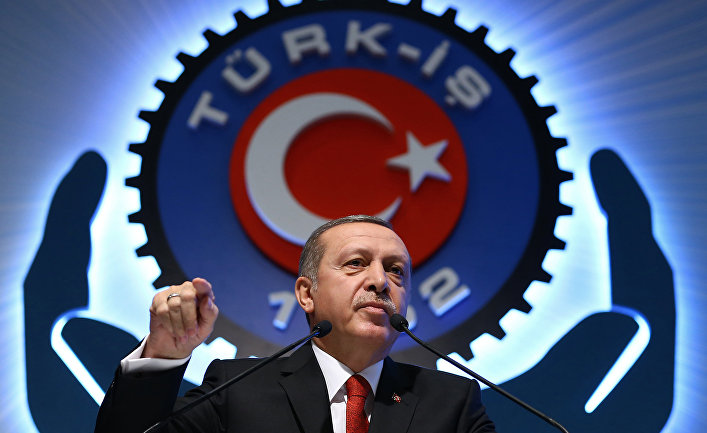 Президент Турции Реджеп Тайип Эрдоган на встрече с представителями профсоюзов Президент Турции Реджеп Тайип Эрдоган на встрече с представителями профсоюзов