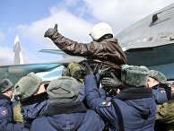 Встреча пилота ВКС России, вернувшегося из Сирии, на аэродроме под Воронежем Встреча пилота ВКС России, вернувшегося из Сирии, на аэродроме под Воронежем