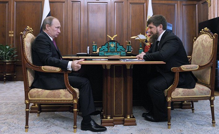 25 марта 2016. Президент России Владимир Путин и глава Чечни Рамзан Кадыров во время встречи в Кремле