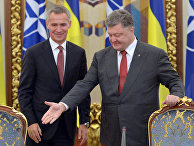 Президент Украины Петр Порошенко и генеральный секретарь НАТО Йенс Столтенберг на заседании Совета национальной безопасности и обороны в Киеве Президент Украины Петр Порошенко и генеральный секретарь НАТО Йенс Столтенберг на заседании Совета национальной безопасности и обороны в Киеве