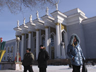 Кинотеатр в центре Караганды, Казахстан Кинотеатр в центре Караганды, Казахстан