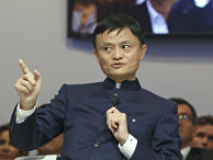 Лидер компании Alibaba Джек Ма выступает на экономическом форуме в Давосе Лидер компании Alibaba Джек Ма выступает на экономическом форуме в Давосе