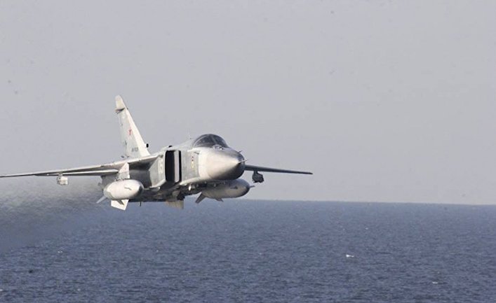 Российский Су-24 над американским эсминцем «Дональд Кук»