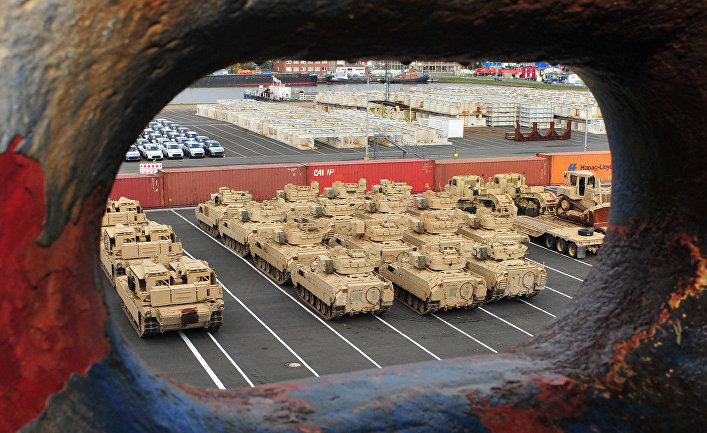Американская военная техника ждет отправку в Европу