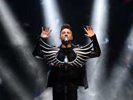 Певец Сергей Лазарев выступает на концерте Певец Сергей Лазарев выступает на концерте