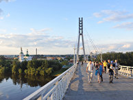 Пешеходный мост через реку Туру в Тюмени Пешеходный мост через реку Туру в Тюмени