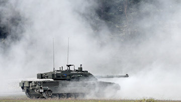 Итальянский танк C1 «Ариете» во время учений Strong Europe Tank Challenge