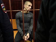 Художник Петр Павленский в зале суда перед слушанием по его делу в Москве Художник Петр Павленский в зале суда перед слушанием по его делу в Москве