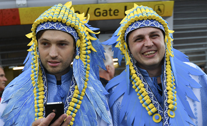 Украинские болельщики перед матчем группового этапа чемпионата Европы по футболу
