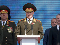 Республики Беларусь Александр Лукашенко на параде в честь Дня независимости в Минске Республики Беларусь Александр Лукашенко на параде в честь Дня независимости в Минске