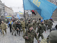 Украинские радикалы около офиса Сбербанка в Киеве. 20 февраля 2016 Украинские радикалы около офиса Сбербанка в Киеве. 20 февраля 2016