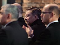 Руководитель администрации президента РФ Сергей Иванов (в центре) на мероприятии, посвященном 70-летию освобождения концентрационного лагеря Аушвиц-Биркенау, в Освенциме. Руководитель администрации президента РФ Сергей Иванов (в центре) на мероприятии, посвященном 70-летию освобождения концентрационного лагеря Аушвиц-Биркенау, в Освенциме.