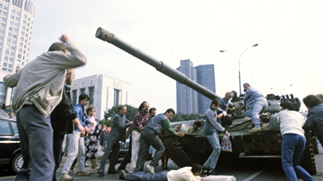 The Guardian (Великобритания): спустя 30 лет после московского переворота демократия столкнулась с кризисом самоуважения