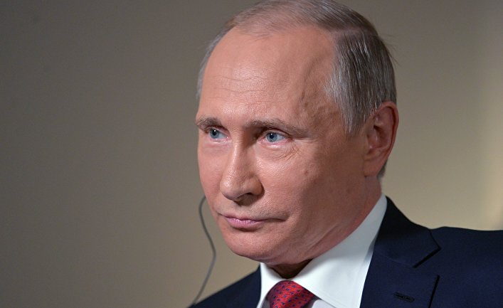 Владимир Путин во время интервью международному информационному агентству «Блумберг»