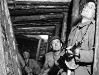 Финские солдаты в одном из укрытий на VT-линии, июнь 1944 г. Финские солдаты в одном из укрытий на VT-линии, июнь 1944 г.