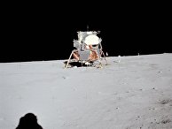 Лунный модуль «Аполлон-11» на поверхности Луны Лунный модуль «Аполлон-11» на поверхности Луны