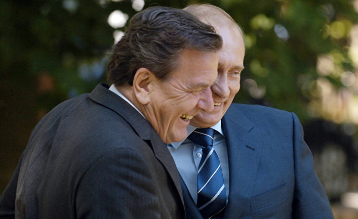 Шредер и Путин во время встречи в Светлогорске