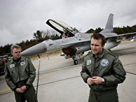 Истребители F-16 на авиабазе Skydstrup в Ютландии, Дания Истребители F-16 на авиабазе Skydstrup в Ютландии, Дания