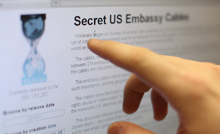 Пользователи интернета читают сайт WikiLeaks
