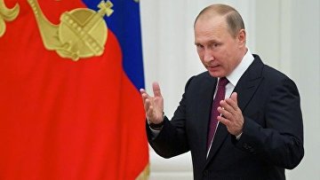 Президент России Владимир Путин во время церемонии награждения в Кремле