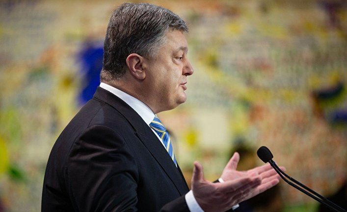Президент Украины Петр Порошенко во время мероприятия по случаю Дня достоинства и свободы Президент Украины Петр Порошенко во время мероприятия по случаю Дня достоинства и свободы