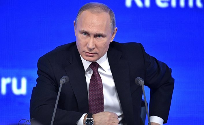 Президент РФ Владимир Путин на двенадцатой большой ежегодной пресс-конференции