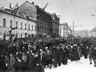 Демонстрация в Театральном проезде в Москве. 12 марта 1917 года. Музей революции Демонстрация в Театральном проезде в Москве. 12 марта 1917 года. Музей революции