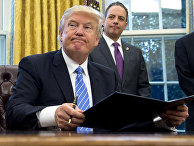 Президент США Дональд Трамп в Овальном кабинете Белого дома Президент США Дональд Трамп в Овальном кабинете Белого дома
