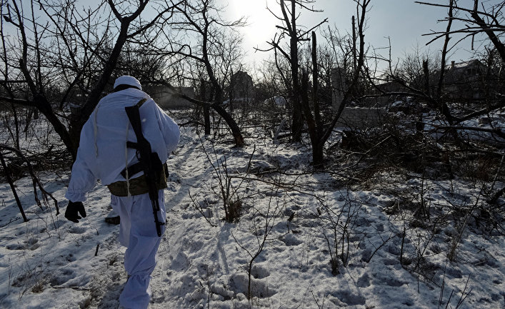 Солдат ВСУ в районе Авдеевки, Украина. 10 февраля 2017 Солдат ВСУ в районе Авдеевки, Украина. 10 февраля 2017