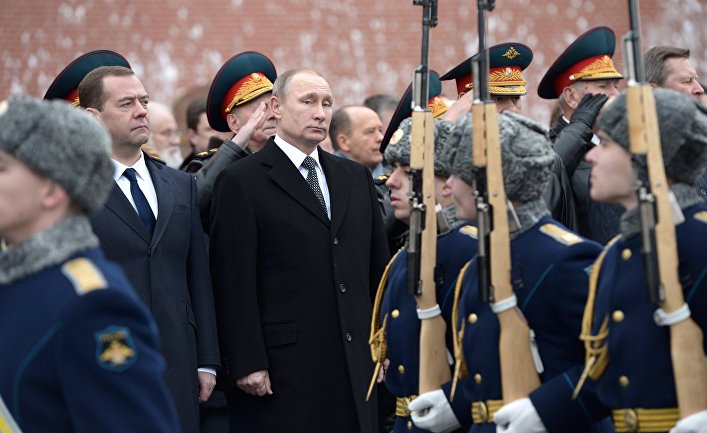 Церемония возложения венка к Могиле неизвестного солдата в День защитника Отечества