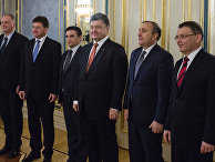 Президент Украины Петр Порошенко во время встречи в Киеве с министрами иностранных дел стран Вышеградской четверки Президент Украины Петр Порошенко во время встречи в Киеве с министрами иностранных дел стран Вышеградской четверки