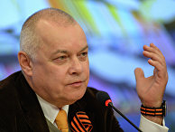 Генеральный директор МИА "Россия сегодня" Дмитрий Киселев на пресс-конференции, посвященной старту акции "Георгиевская ленточка" Генеральный директор МИА "Россия сегодня" Дмитрий Киселев на пресс-конференции, посвященной старту акции "Георгиевская ленточка"
