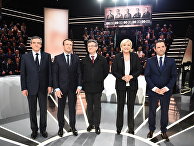 Участники предвыборных дебатов на французском телеканале TF1 (слева направо): Франсуа Фийон, Эммануэль Макрон, Жан-Люк Меланшон, Марин Ле Пен и Бенуа Амон . 20 марта 2017 Участники предвыборных дебатов на французском телеканале TF1 (слева направо): Франсуа Фийон, Эммануэль Макрон, Жан-Люк Меланшон, Марин Ле Пен и Бенуа Амон . 20 марта 2017