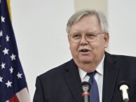Посол США в России Джон Теффт Посол США в России Джон Теффт