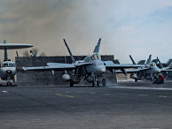 Истребители F/A-18C Hornet американский авианосец «Карл Винсон» Истребители F/A-18C Hornet американский авианосец «Карл Винсон»