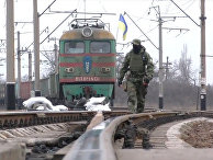 Захваченный радикалами поезд в Донецкой области Захваченный радикалами поезд в Донецкой области