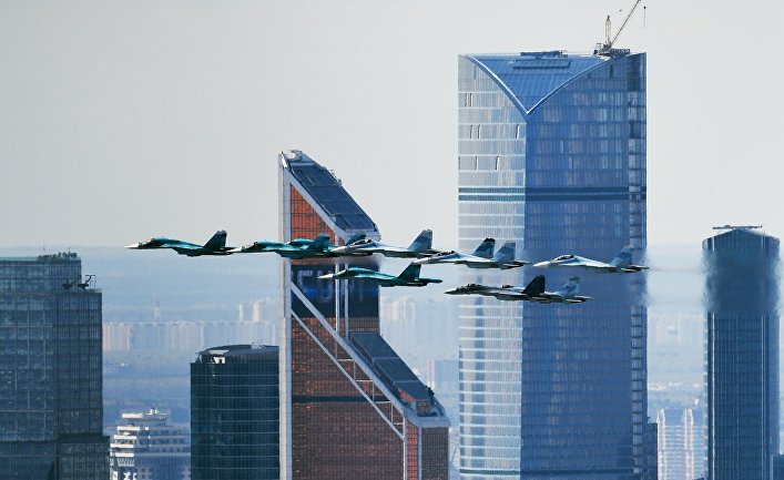 Репетиция воздушной части парада Победы в Москве
