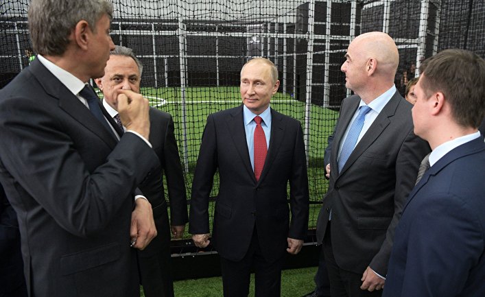 Президент РФ Владимир Путин, президент ФИФА Джанни Инфантино и президент РФС Виталий Мутко